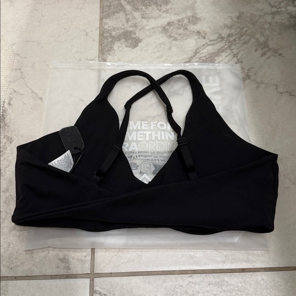 ONER ACTIVE UNIFIEDMOVE MICRO BRALETTE REFLECTIVE LOGO BLACK MEDIUM NWT - Picture 4 of 7